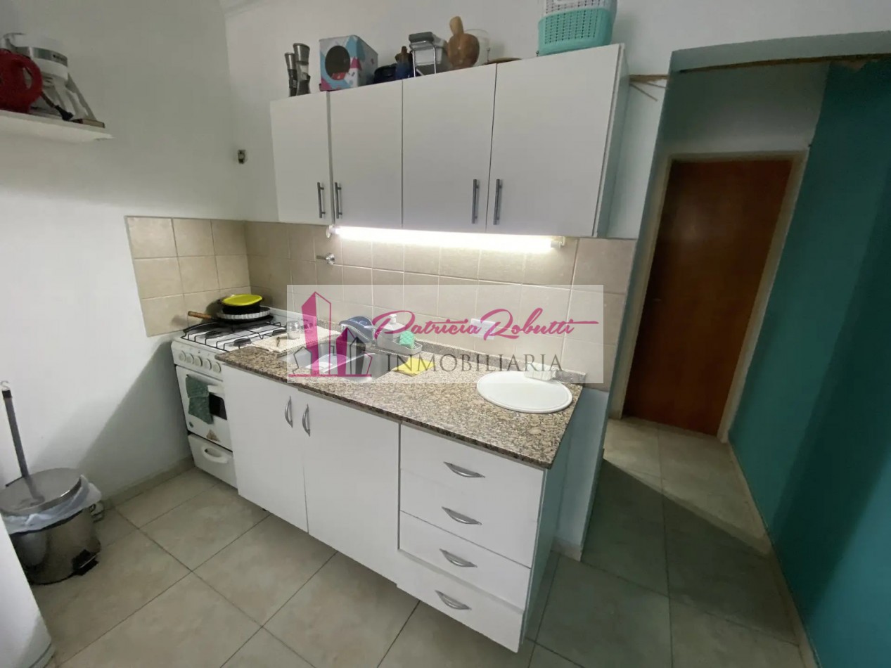 EN VENTA DEPARTAMENTO 2 AMBIENTES CON COCHERA EN MORON.