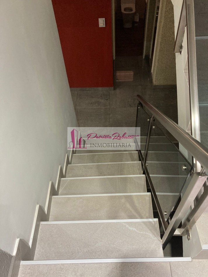 EN VENTA HERMOSA CASA 4 AMBIENTES CON GARAGE, JARDIN, QUINCHO Y PATIO SAN JUSTO