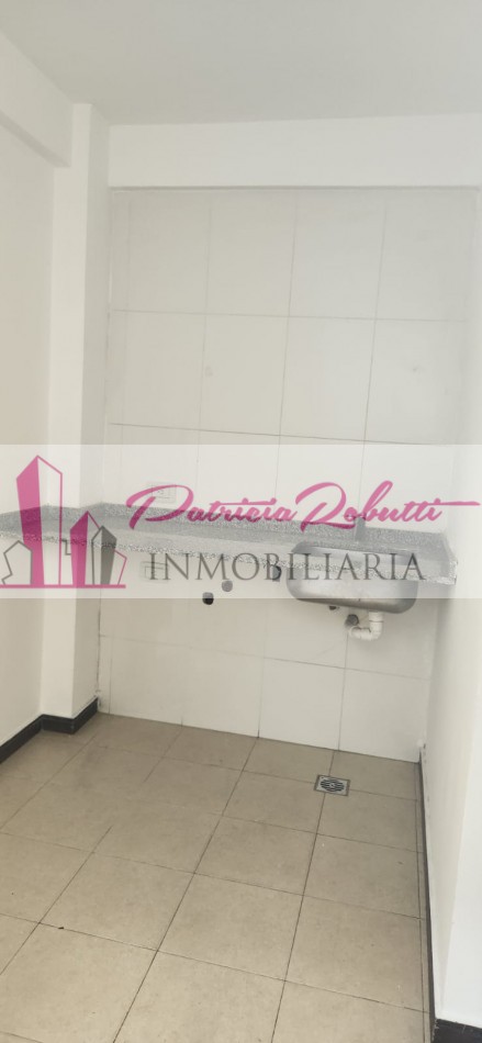 EN VENTA DEPARTAMENTO 2 AMBIENTES EN FLORESTA.