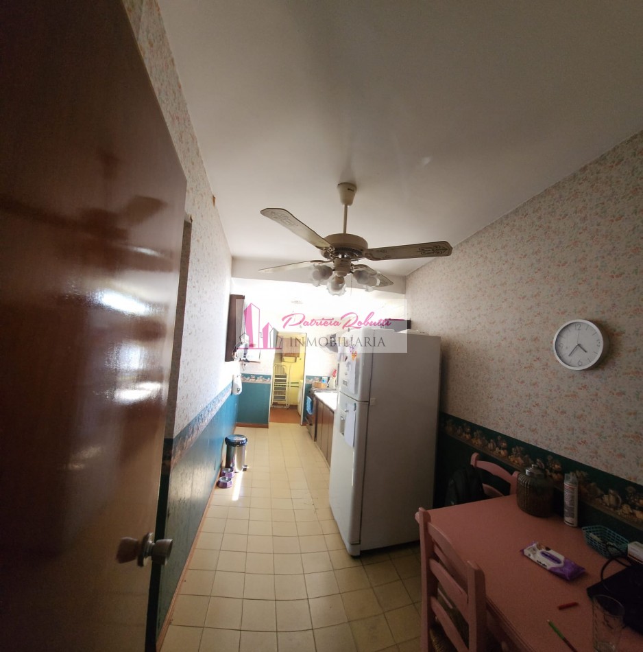 EN VENTA DEPARTAMENTO 4 AMBIENTES CON DEPENDENCIA Y COCHERA