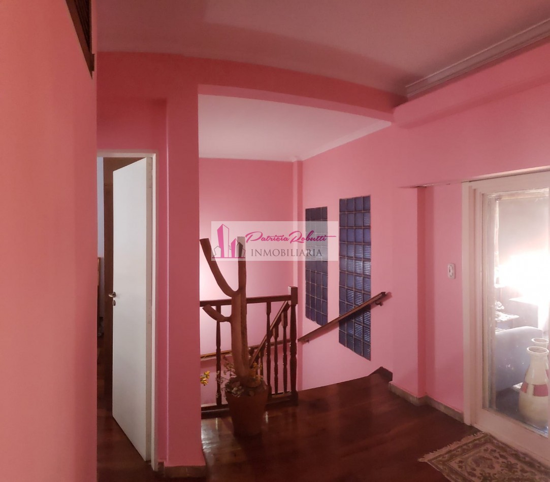 SE VENDE CASA 5 AMBIENTES CON PARQUE Y PISCINA VILLA CELINA