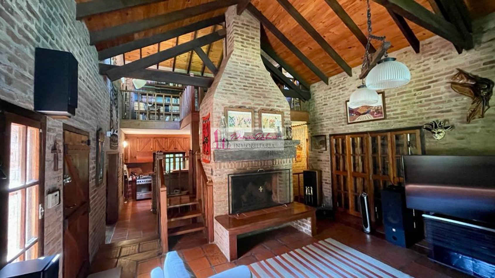 SE VENDE CASA 5 AMBIENTES CON PARQUE, PISCINA, CASA DE HUESPED GRAL. RODRIGUEZ