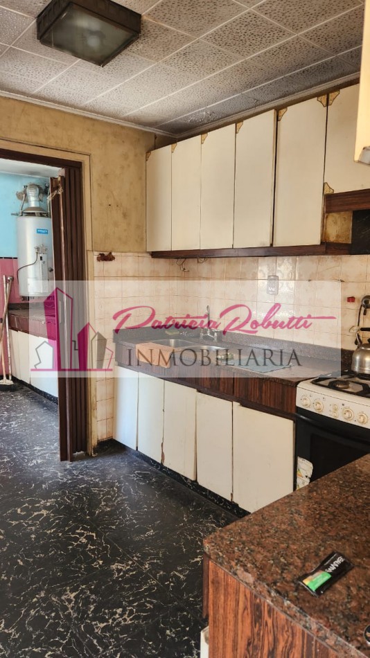 VENTA CASA 6 AMB CON GARAGE Y PARQUE EN GRAL PAZ ENTRE AV CRUZ Y CHILAVERT VILLA LUGANO LOTE TERRENO 8.66 X 31 