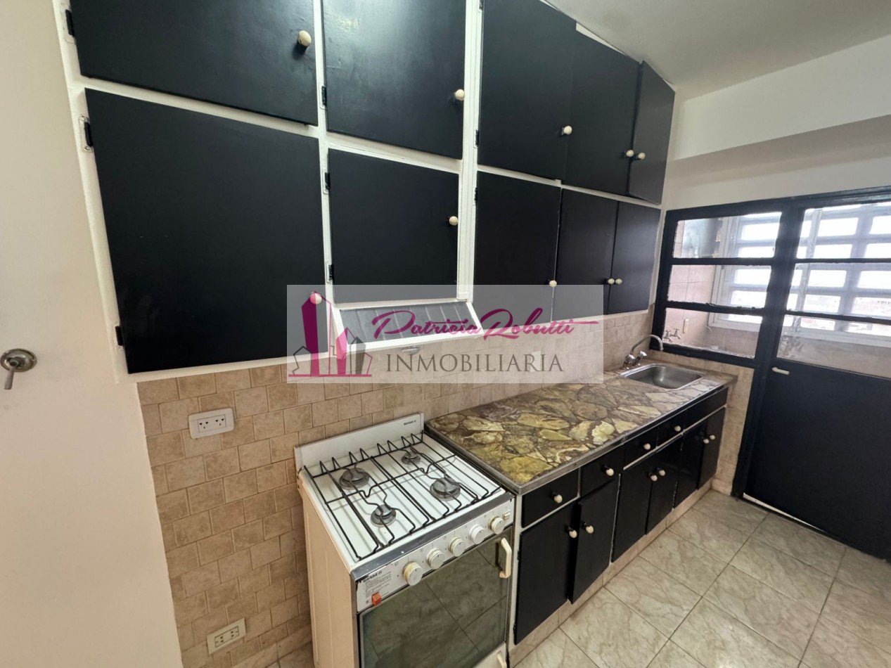 EN VENTA DEPARTAMENTO 4 AMBIENTES CON COCHERA -VILLA CELINA.