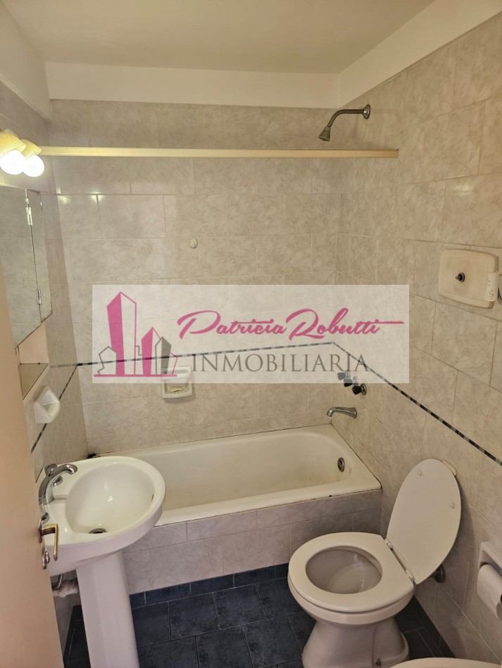 EN VENTA DEPARTAMENTO 2 AMBIENTES CON BALCON Y BAULERA EN CABALLITO.