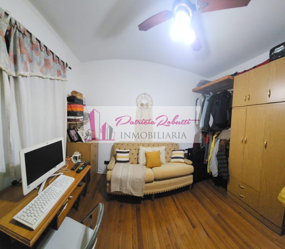 EN VENTA CASA 3 + 2 AMBIENTES EN VILLA LUGANO- LOTE 8.66 X 21.35- MULTIFAMILIAR 