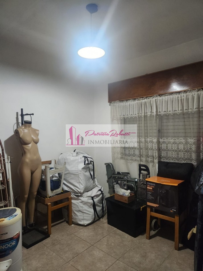 Vende PH MULTIFAMILIAR contrafrente con espacio aereo para edificar Villa Celina