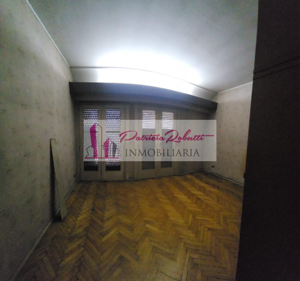 VENTA CASA 6 AMB CON GARAGE Y PARQUE EN GRAL PAZ ENTRE AV CRUZ Y CHILAVERT VILLA LUGANO LOTE TERRENO 8.66 X 31 