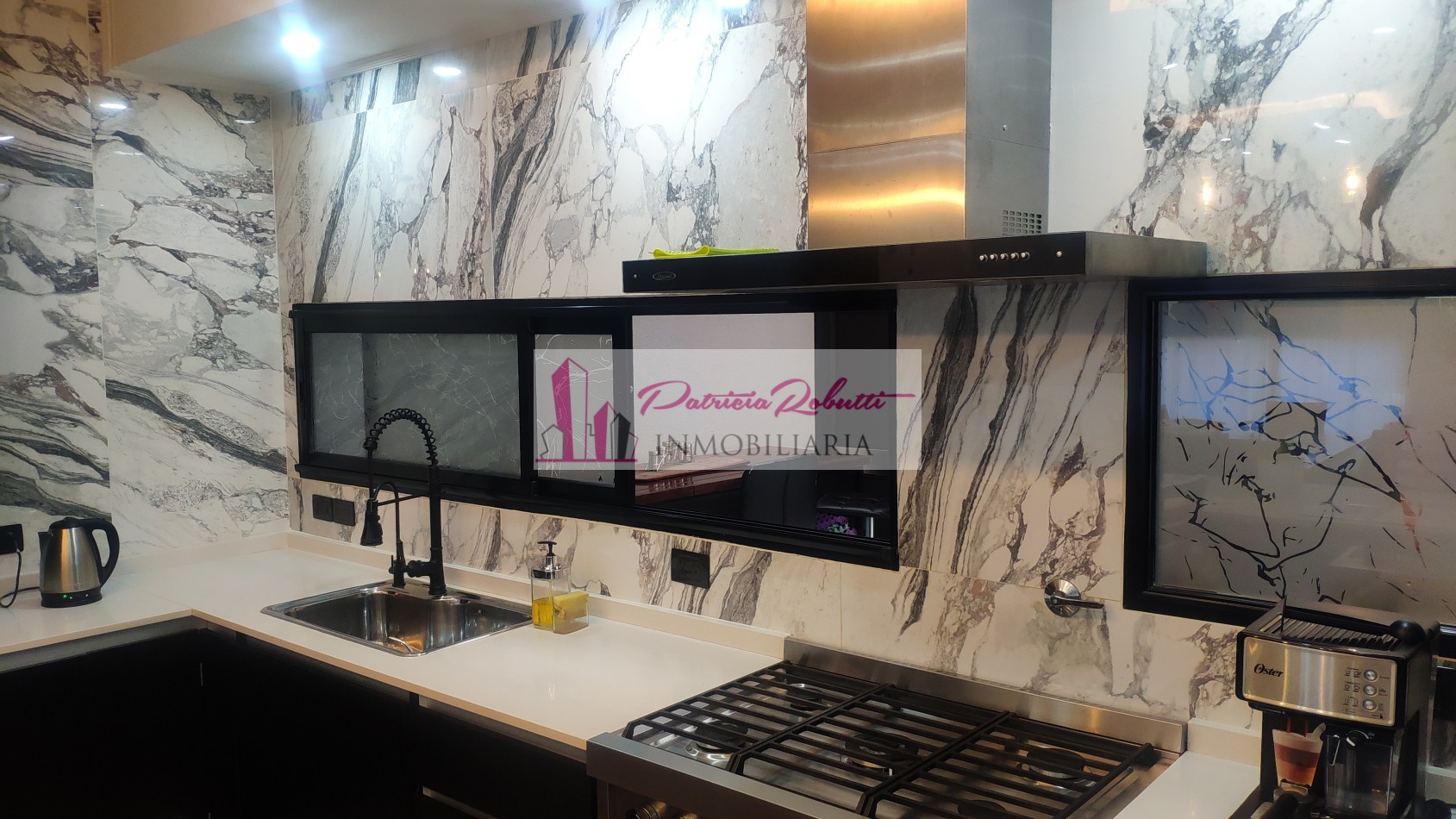 EN VENTA CASA 6 AMBIENTES EN LA TABLADA.