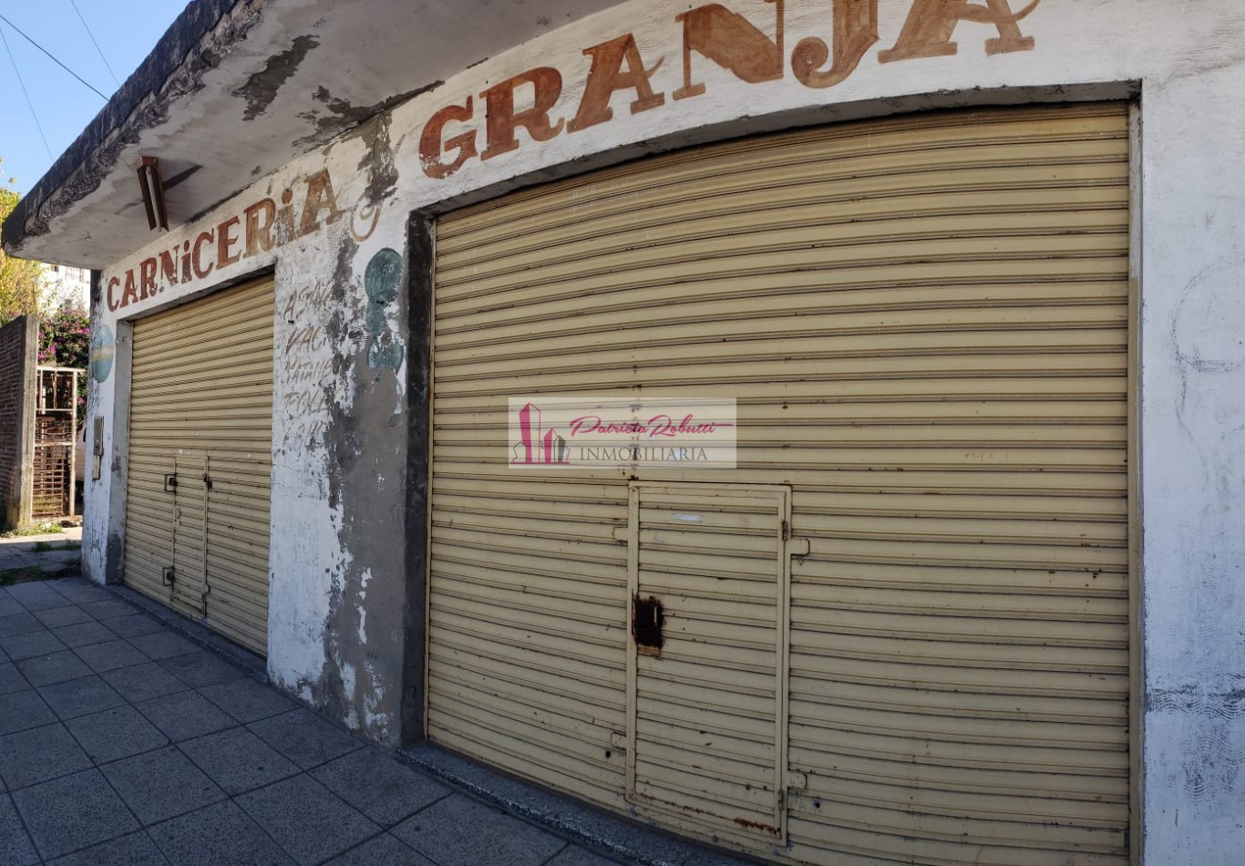 EN VENTA 2 LOCALES COMERCIALES MAS CASA 3 AMB EN ISIDRO CASANOVA