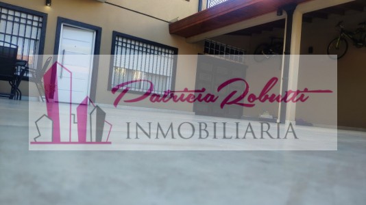 EN VENTA CASA 6 AMBIENTES EN LA TABLADA.