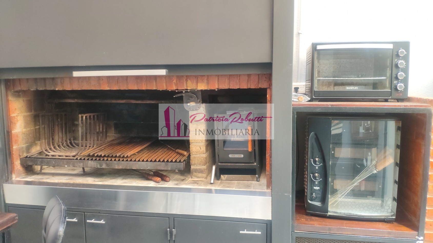 EN VENTA CASA 6 AMBIENTES EN LA TABLADA.