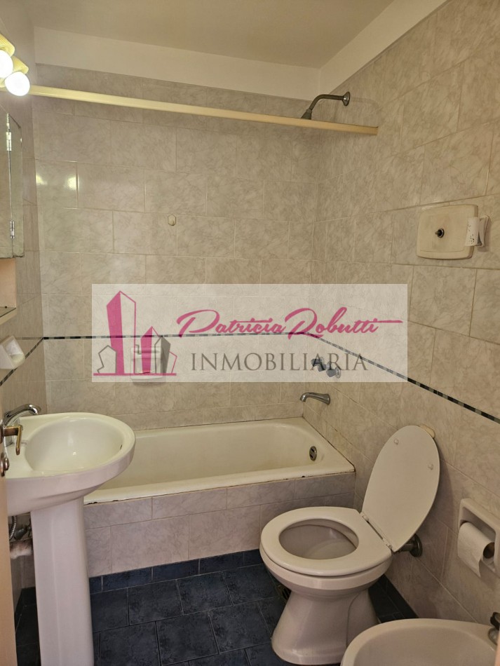 EN VENTA DEPARTAMENTO 2 AMBIENTES CON BALCON Y BAULERA EN CABALLITO.