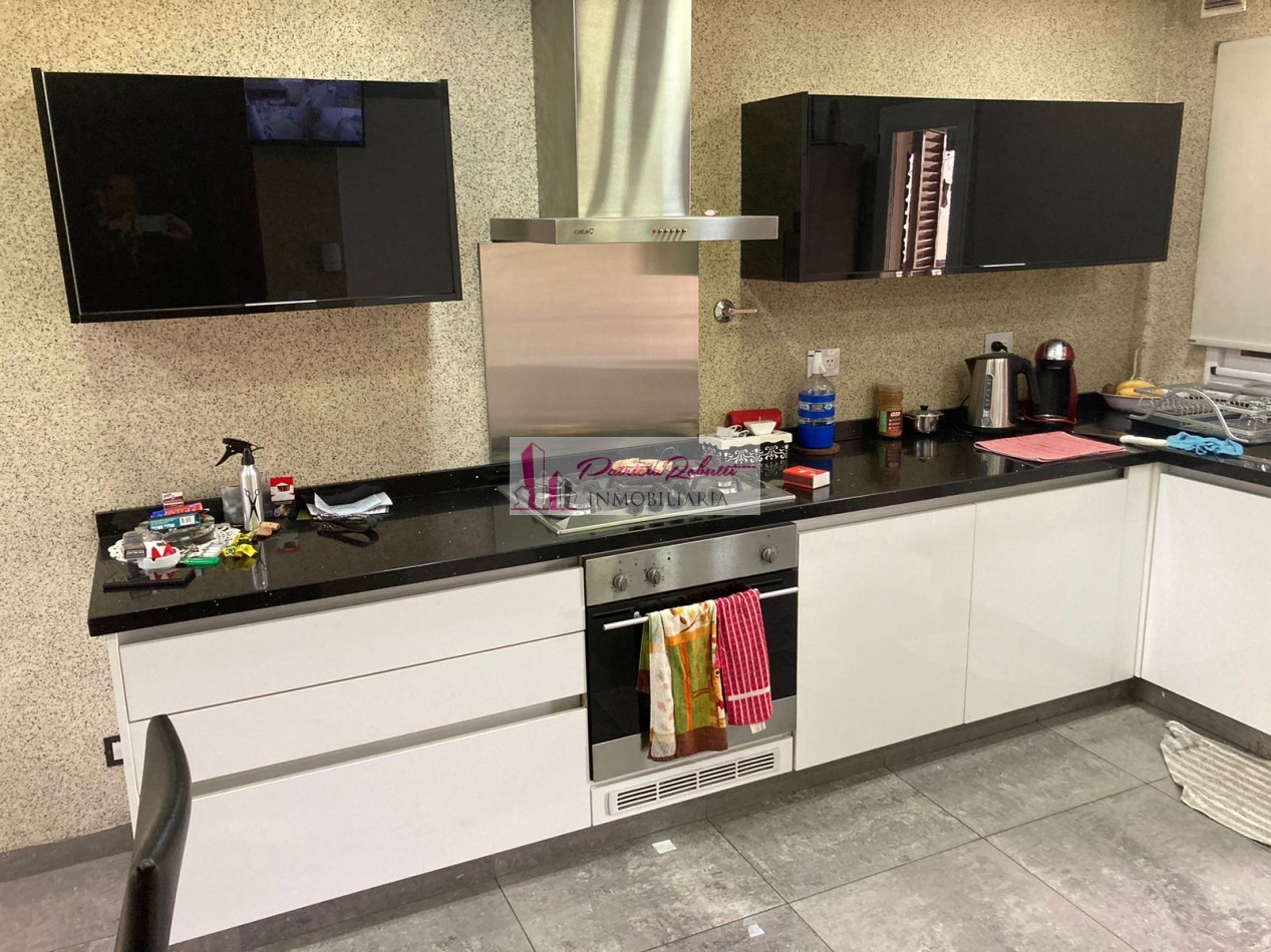 EN VENTA HERMOSA CASA 4 AMBIENTES CON GARAGE, JARDIN, QUINCHO Y PATIO SAN JUSTO