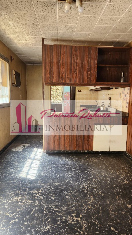 VENTA CASA 6 AMB CON GARAGE Y PARQUE EN GRAL PAZ ENTRE AV CRUZ Y CHILAVERT VILLA LUGANO LOTE TERRENO 8.66 X 31 