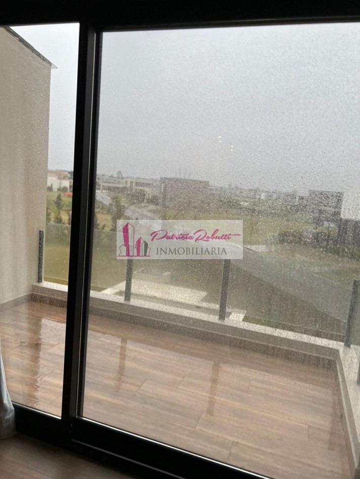 EN VENTA CASA 6 AMBIENTES CON PISCINA Y 2 COCHERAS EN BARRIO PRIVADO LAGOS DE CANNING