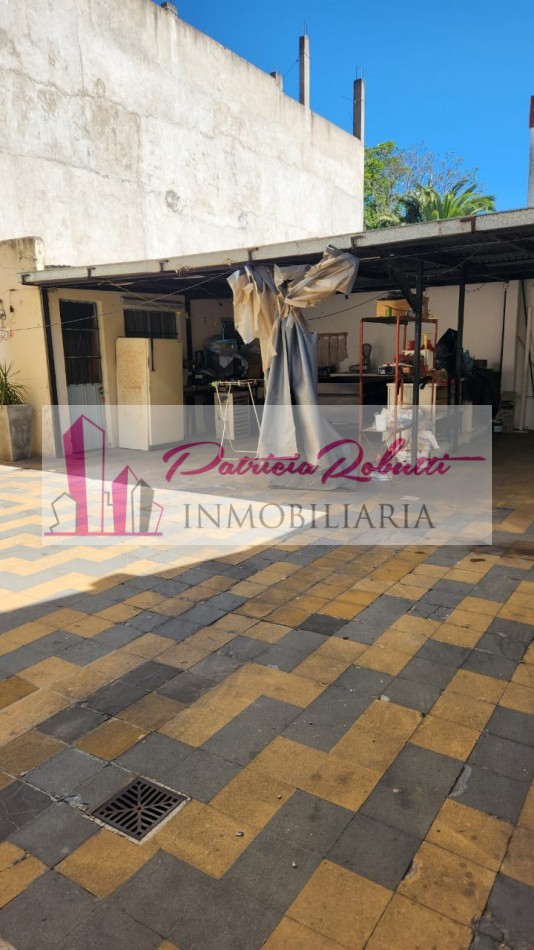 EN VENTA CASA MULTIFAMILIAR EN VILLA CELINA POLO TEXTIL LOTE.