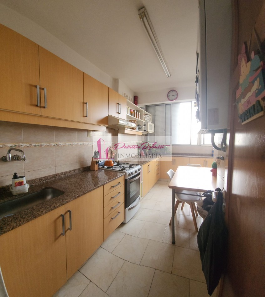 EN VENTA DEPARTAMENTO 4 AMBIENTES CON BALCON Y COCHERA- BARRIO GENERAL PAZ- VILLA CELINA