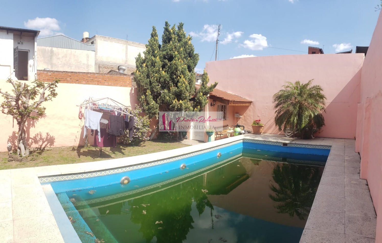 SE VENDE CASA 5 AMBIENTES CON PARQUE Y PISCINA VILLA CELINA