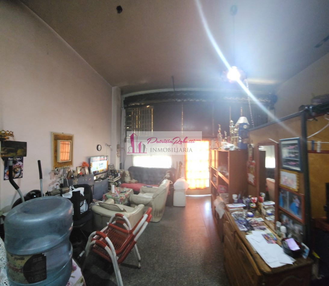 En venta local comercial remodelado a vivienda Centro Comercial Villa Celina a pasos de Roosevelt