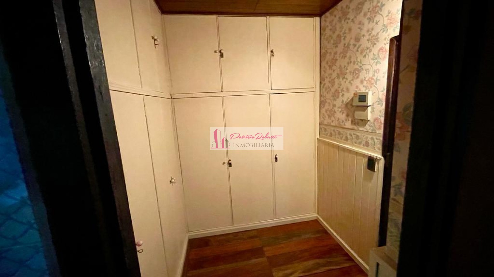 SE VENDE CASA 5 AMBIENTES CON PARQUE, PISCINA, CASA DE HUESPED GRAL. RODRIGUEZ