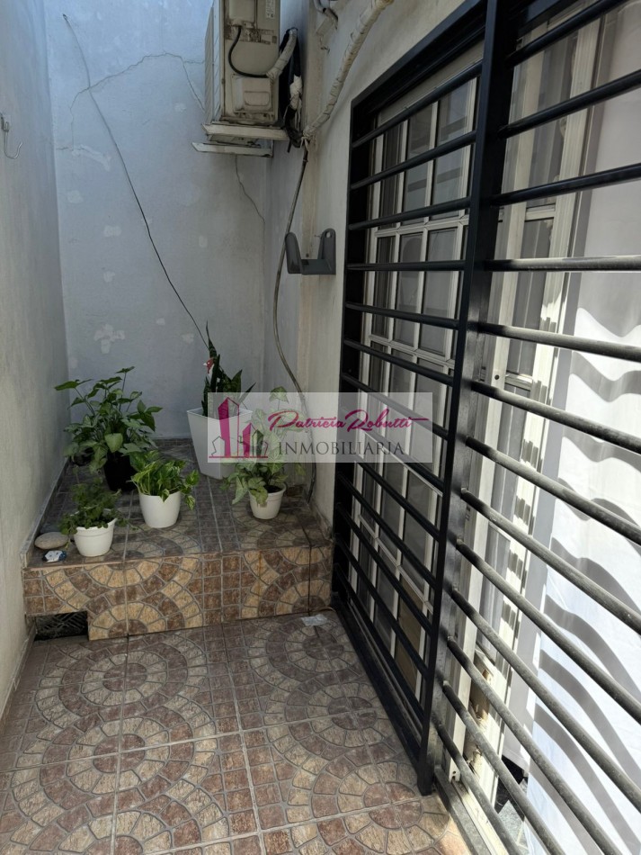 Vende PH MULTIFAMILIAR contrafrente con espacio aereo para edificar Villa Celina