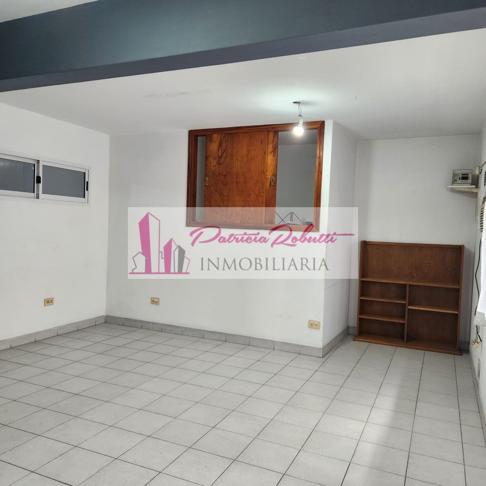 SE ALQUILA LOCAL COMERCIAL CON OFICINAS EN VILLA MADERO