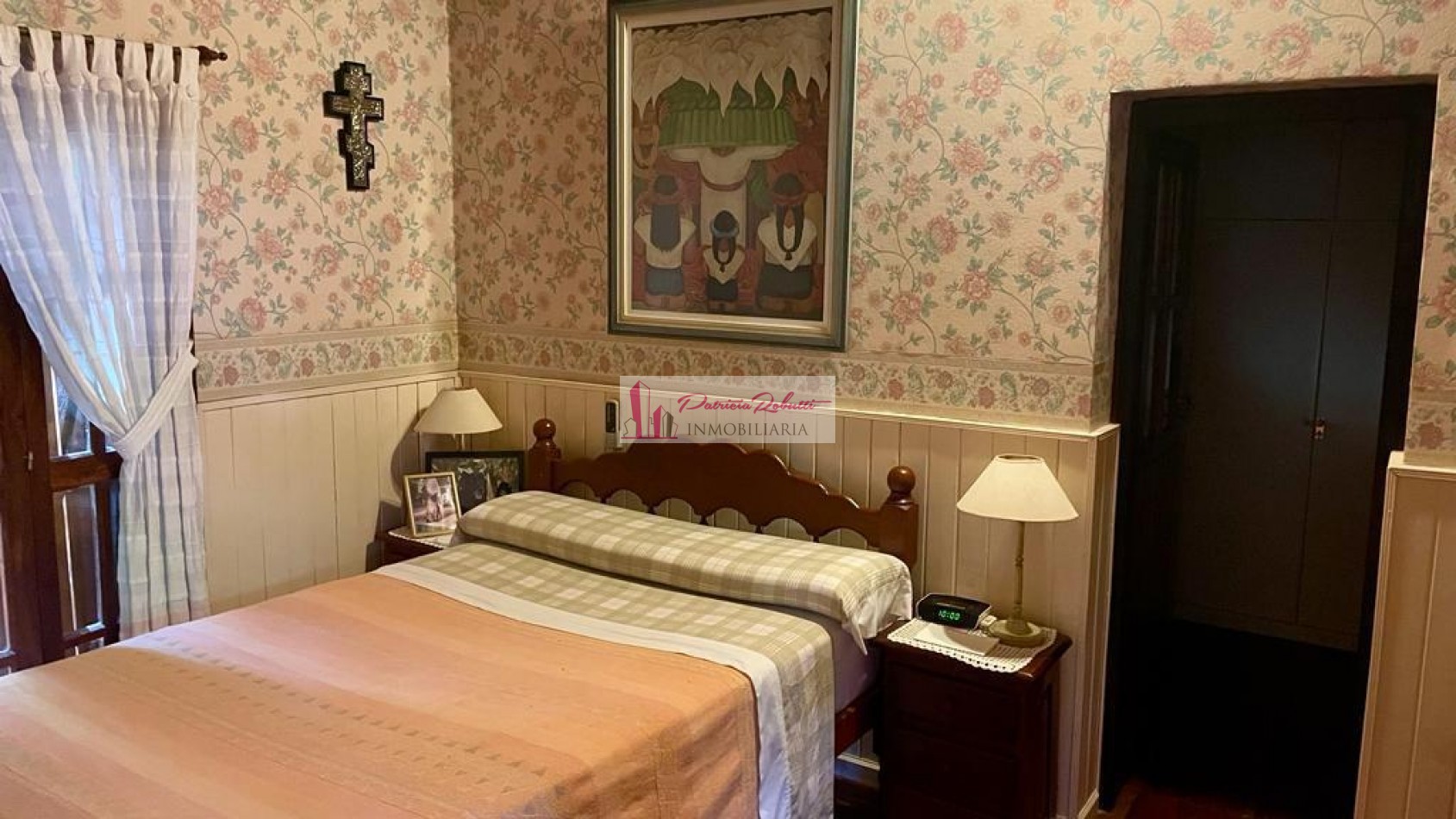 SE VENDE CASA 5 AMBIENTES CON PARQUE, PISCINA, CASA DE HUESPED GRAL. RODRIGUEZ