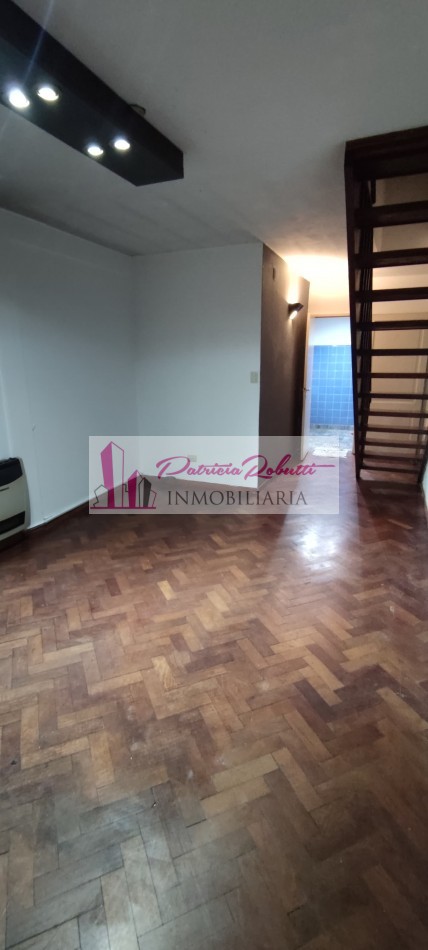 EN VENTA DEPARTAMENTO TIPO DUPLEX 4 AMBIENTES EN VILLA CELINA.