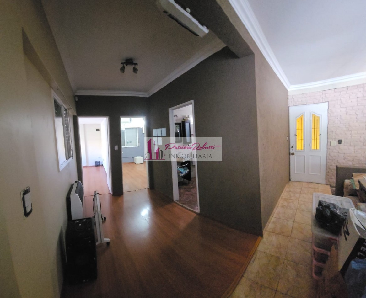 EN VENTA CASA 4 AMBIENTES CON PISCINA, PATIO, TERRAZA Y GARAGE VILLA MADERO