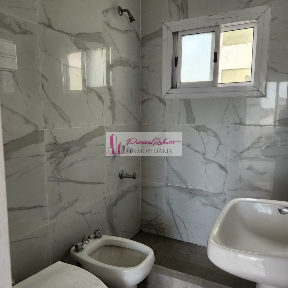 EN VENTA DEPARTAMENTO MONOAMBIENTE RECICLADO OPORTUNIDAD SOBRE VELEZ SARFIELD - CIUDAD MADERO.