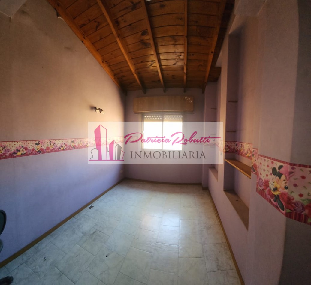 VENTA CASA 6 AMB CON GARAGE Y PARQUE EN GRAL PAZ ENTRE AV CRUZ Y CHILAVERT VILLA LUGANO LOTE TERRENO 8.66 X 31 