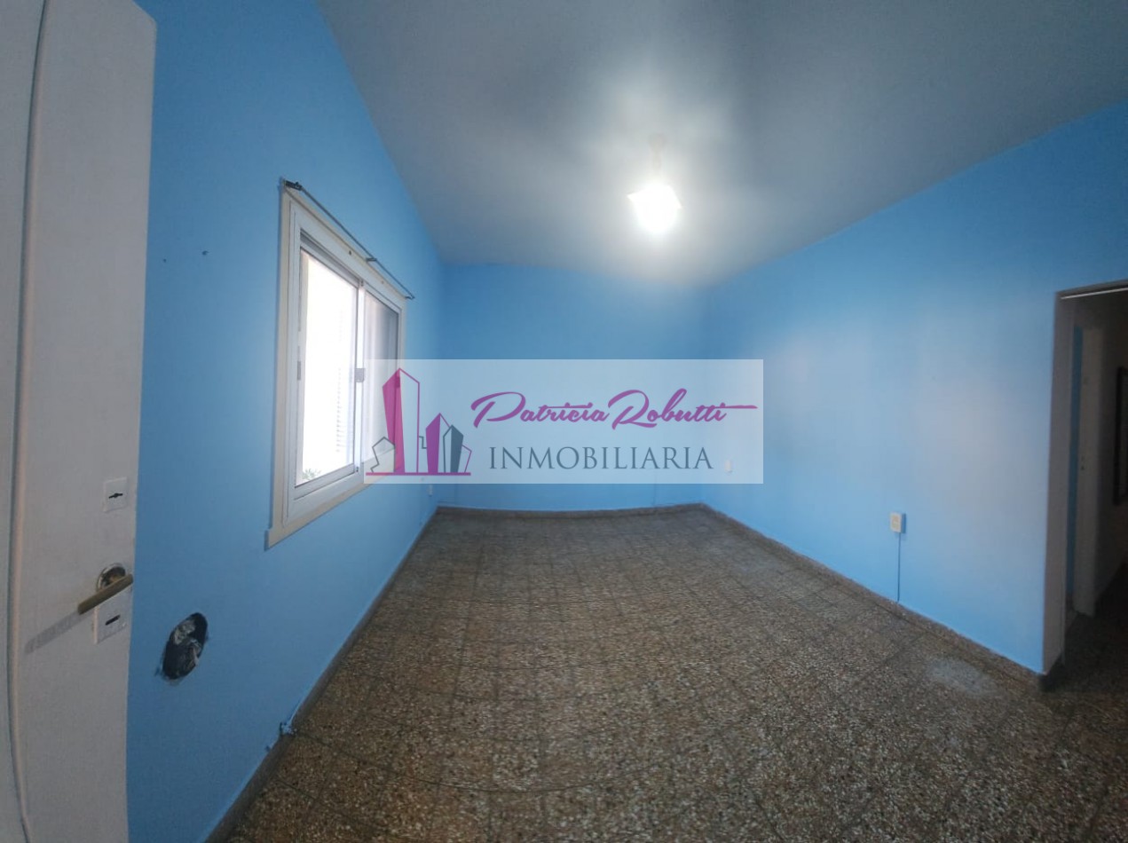 EN VENTA CASA MULTIFAMILIAR EN VILLA CELINA POLO TEXTIL LOTE.