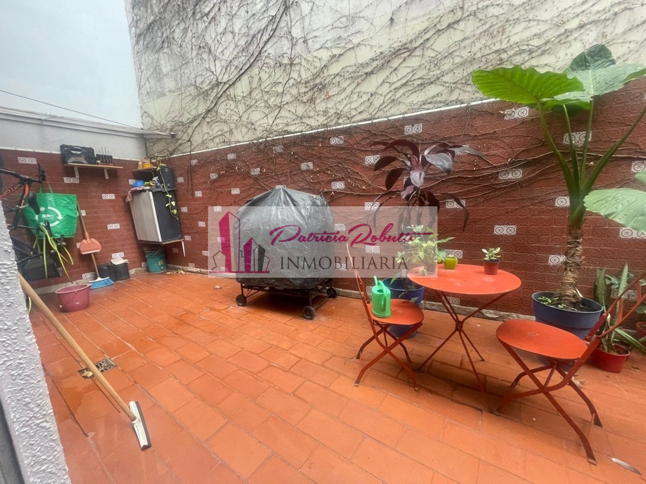 EN VENTA PH 2 AMBIENTES CON 2 PATIOS EN CABALLITO NORTE