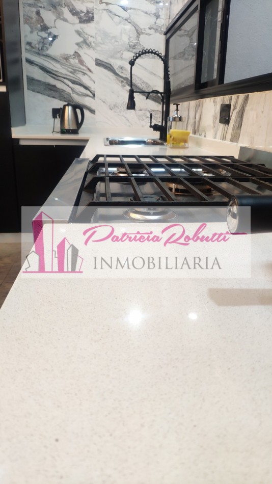 EN VENTA CASA 6 AMBIENTES EN LA TABLADA.