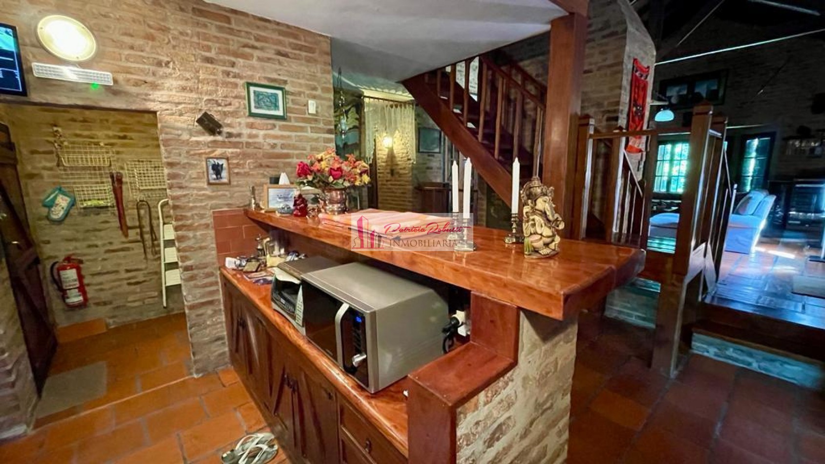SE VENDE CASA 5 AMBIENTES CON PARQUE, PISCINA, CASA DE HUESPED GRAL. RODRIGUEZ