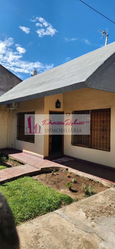 EN VENTA CASA 4 AMBIENTES CON PILETA Y TERRAZA (ESPACIO AEREO PARA EDIFICAR) MAS DUPLEX 2 AMBIENTES Se vende casa 4 ambientes con A TERMINAR- TABLADA