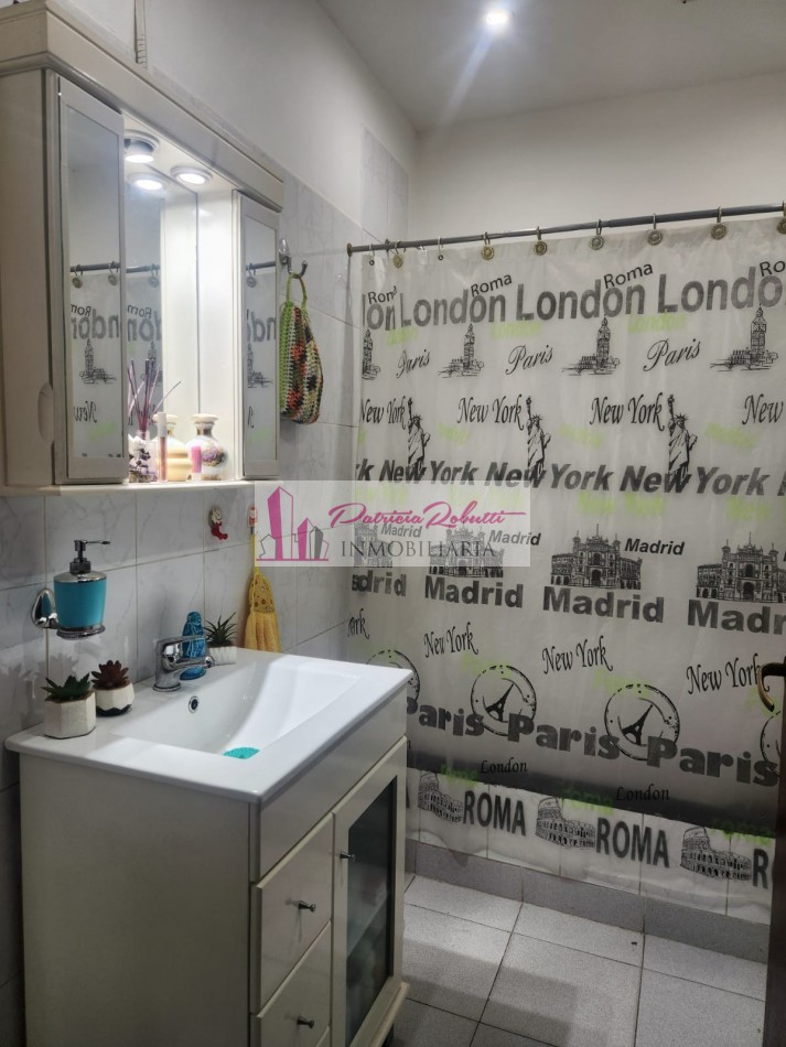 Vende PH MULTIFAMILIAR contrafrente con espacio aereo para edificar Villa Celina