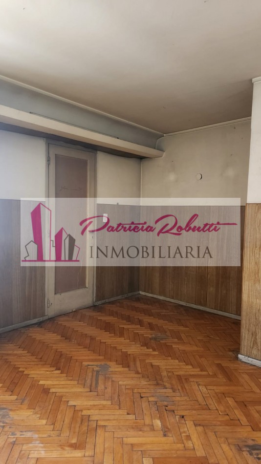 VENTA CASA 6 AMB CON GARAGE Y PARQUE EN GRAL PAZ ENTRE AV CRUZ Y CHILAVERT VILLA LUGANO LOTE TERRENO 8.66 X 31 