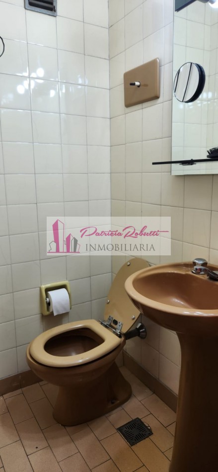 EN VENTA DEPARTAMENTO 4 AMBIENTES CON DEPENDENCIA Y COCHERA