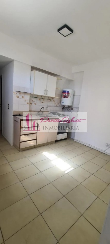 EN VENTA MONOAMBIENTE DIVIDIDO A 2 AMBIENTES EN VILLA ORTUZAR.
