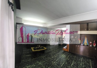 EN VENTA CASA 5 AMBIENTES CON GARAGE Y PARQUE EN VILLA LUGANO- LOTE 8.66 X 31 OPORTUNIDAD!!