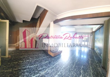 VENTA CASA 6 AMB CON GARAGE Y PARQUE EN GRAL PAZ ENTRE AV CRUZ Y CHILAVERT VILLA LUGANO LOTE TERRENO 8.66 X 31 