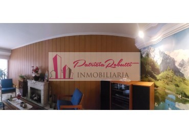 SE VENDE CASA 5 AMBIENTES CON PARQUE Y PISCINA VILLA CELINA